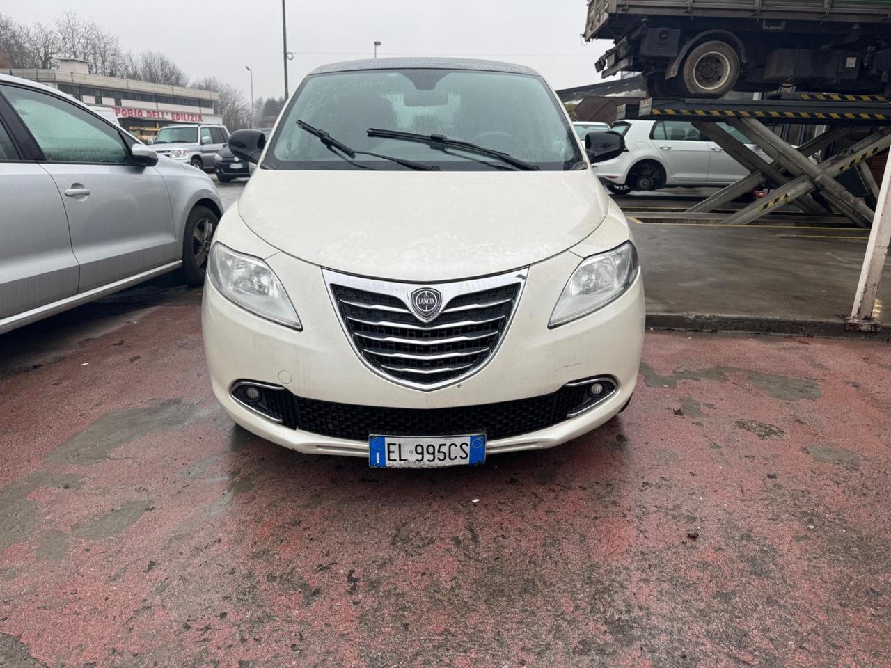 Lancia Ypsilon 0.9 TwinAir 85 CV 5 porte S&S DFN Platinum