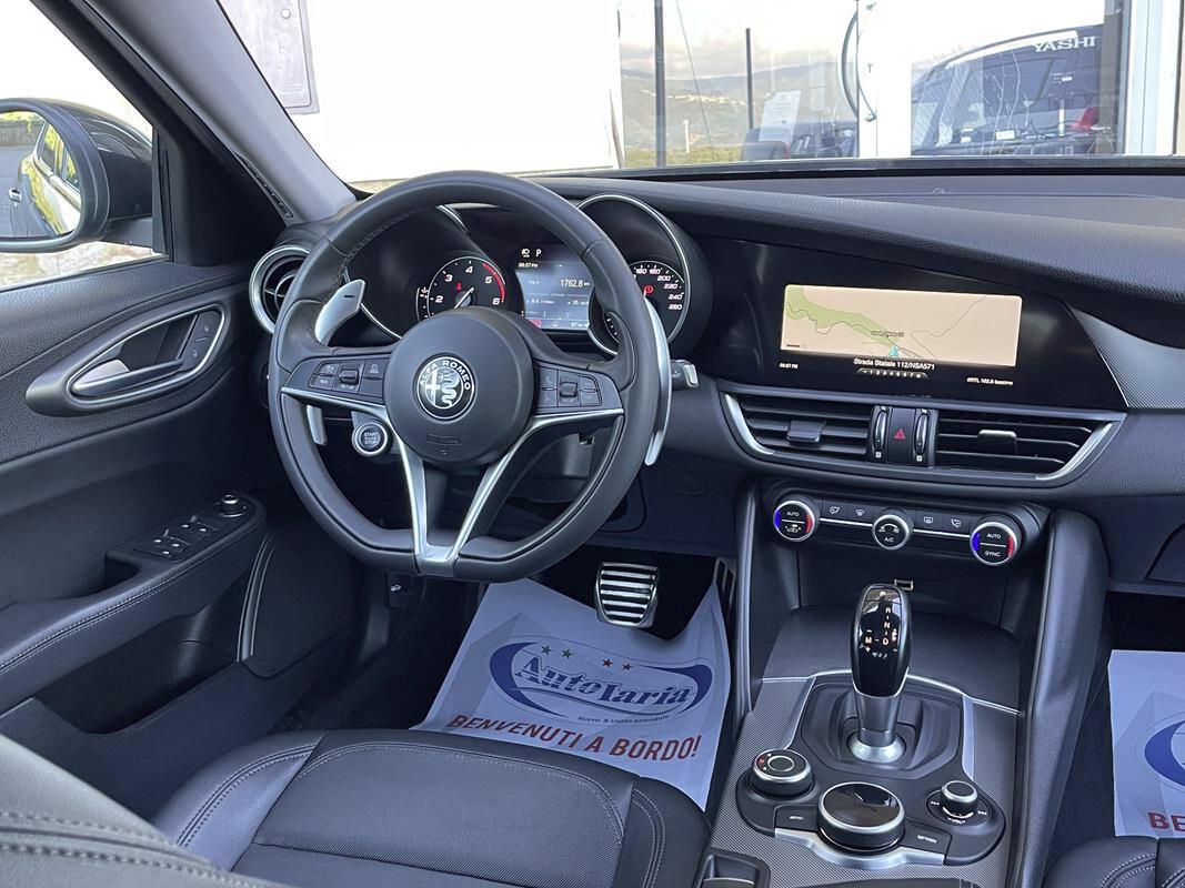 Alfa Romeo Giulia 2.2 Turbodiesel 190 CV AT8 B-Tech Blak Edition Pak esterno Veloce "Cerchi da 19°-Pinze Brembo gialle