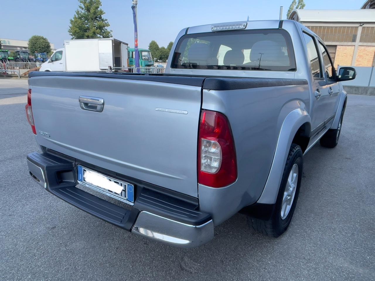 Isuzu D-Max 3.0 TD cat Crew Cab 4WD Pup. LS SI PERMUTE