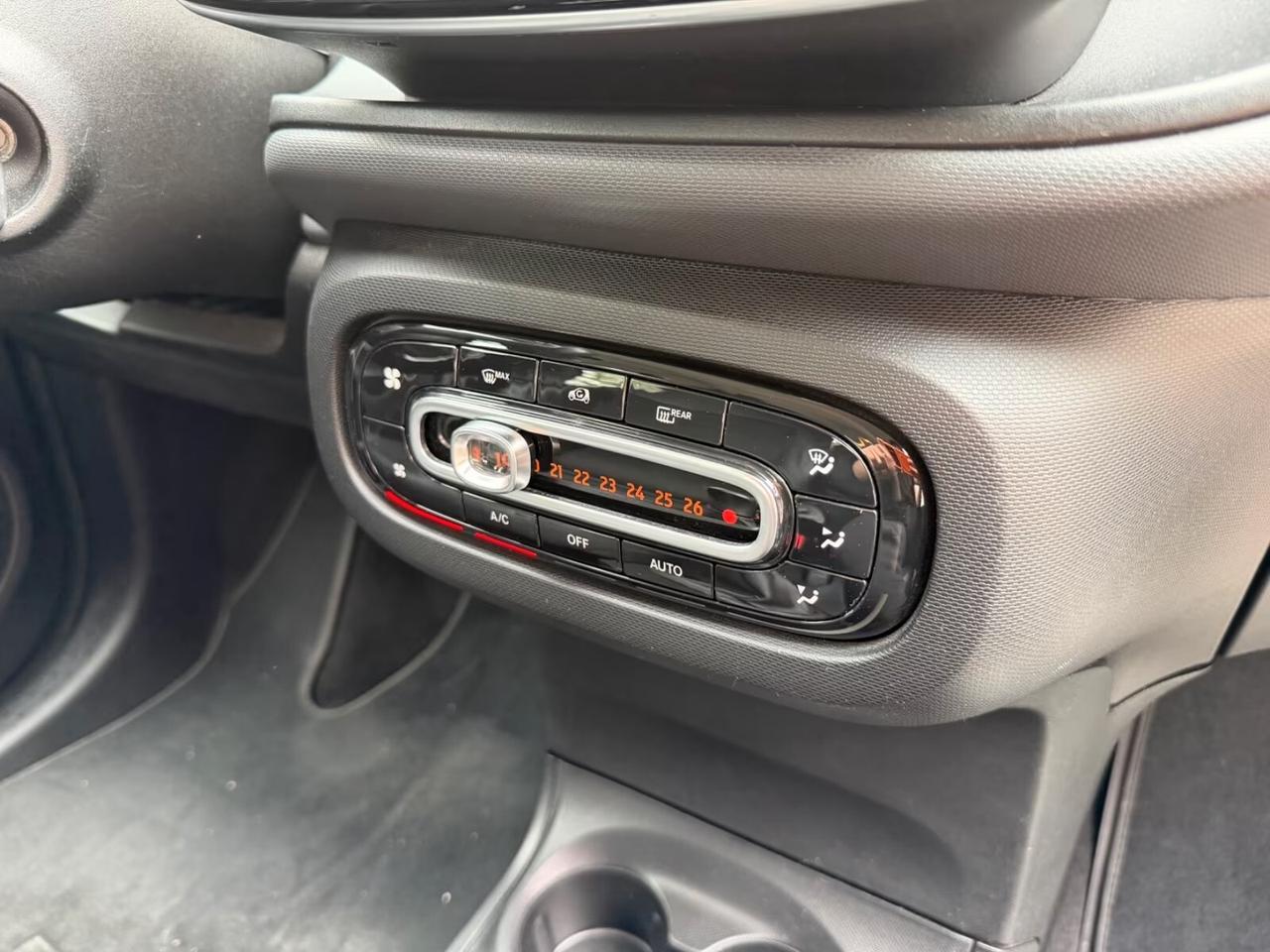 Smart ForFour 70 1.0 PELLE LED CLIMA