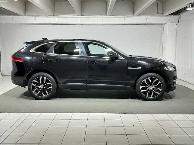 Jaguar F-PACE 2.0 D 180 CV AWD aut. Prestige