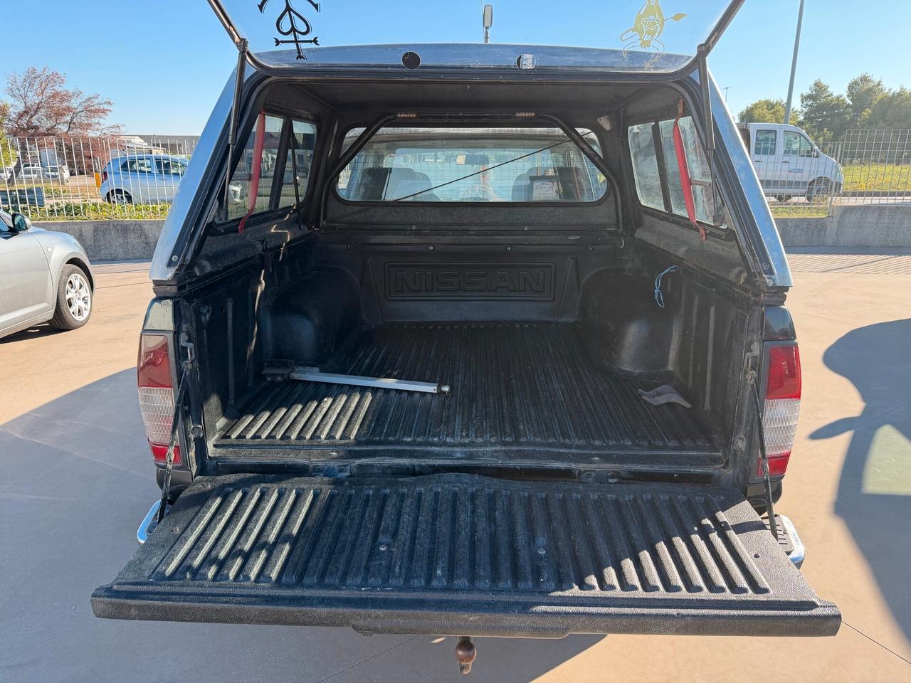 Nissan Navara 2.5 TD Duoble Cab Inc. 98 kw