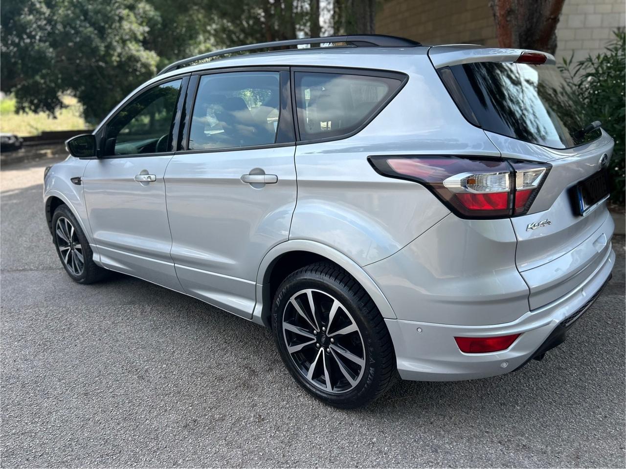 Ford Kuga 2.0 TDCi 2WD ST-Line
