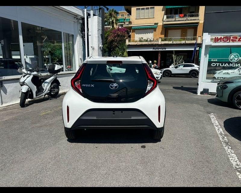 Toyota Aygo X my24 5 porte ACTIVE 1,0 VVT-i 5 marce Manuale