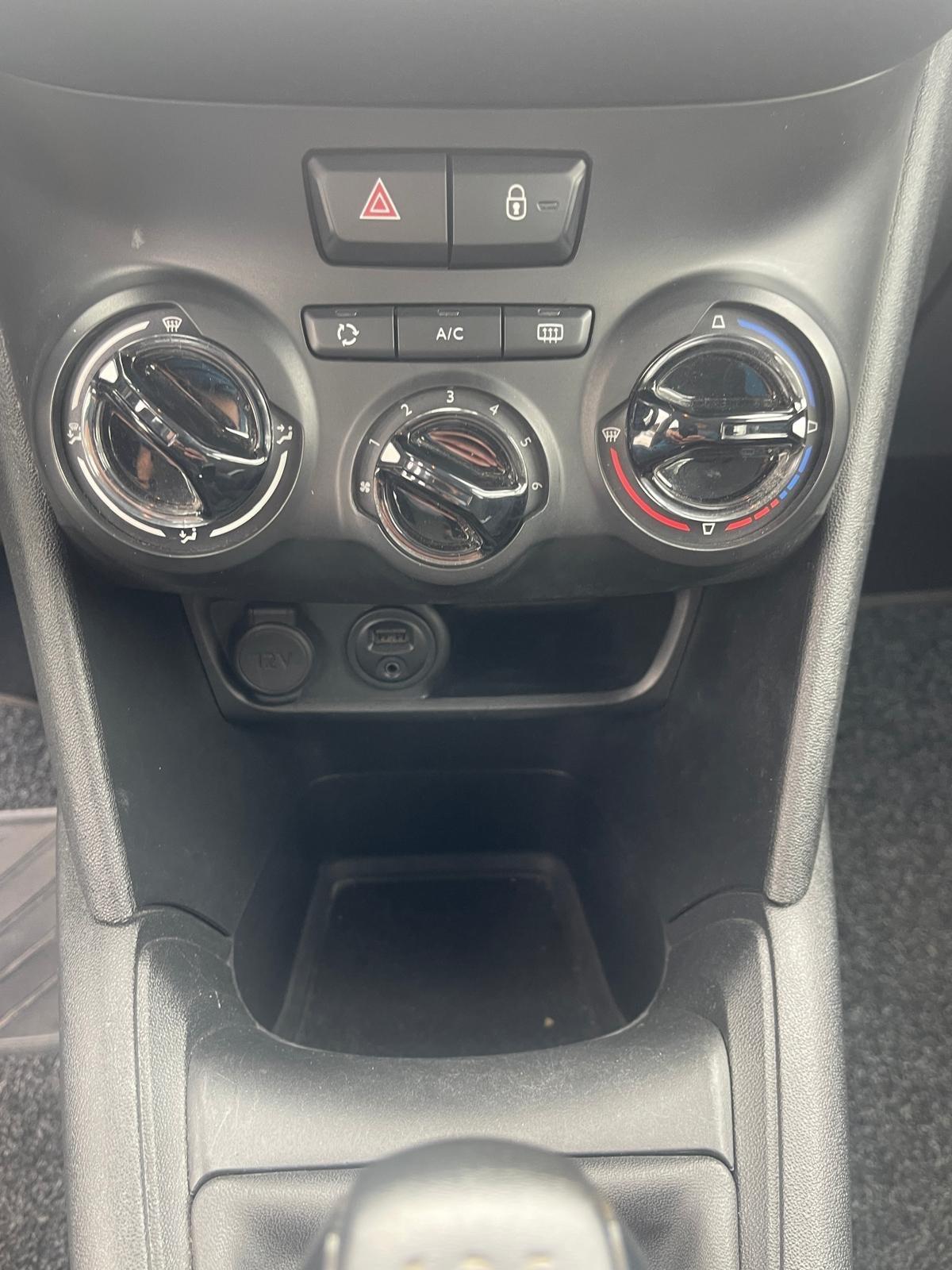 Peugeot 208 PureTech 82 5 porte Allure CERCHI CLIMA CRUISE MULTIFUNZIONE BLUETOOTH NAVIGATORE