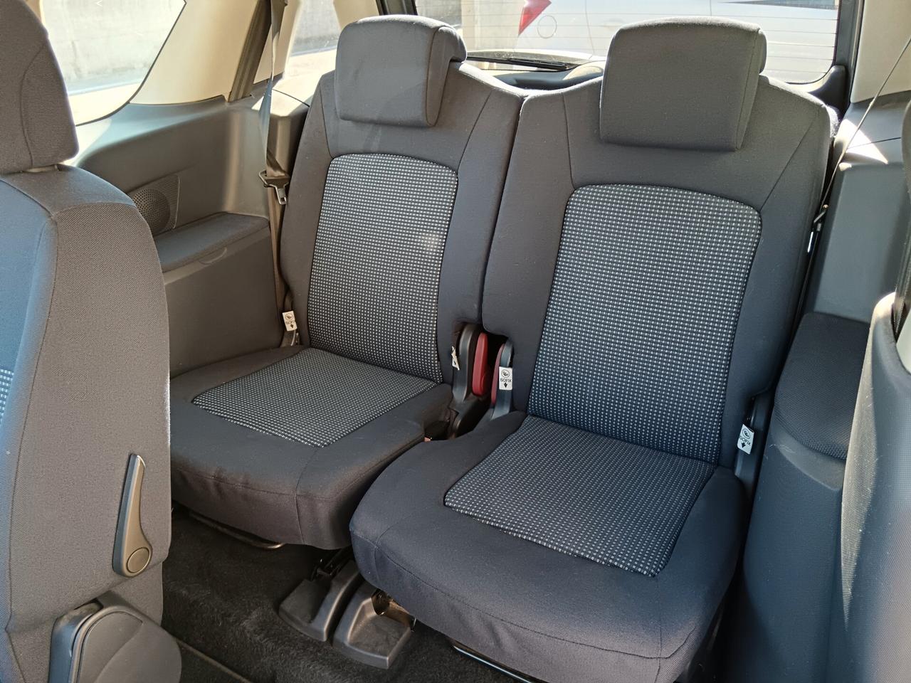 Peugeot 1007 1.4 HDi Sporty