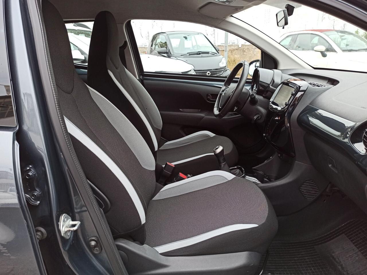 Toyota Aygo 1.0 VVT-i 69 CV 5 porte x-wave