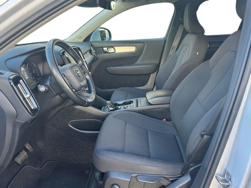 Volvo XC40 D3 150 CV Automatica Momentum Pro