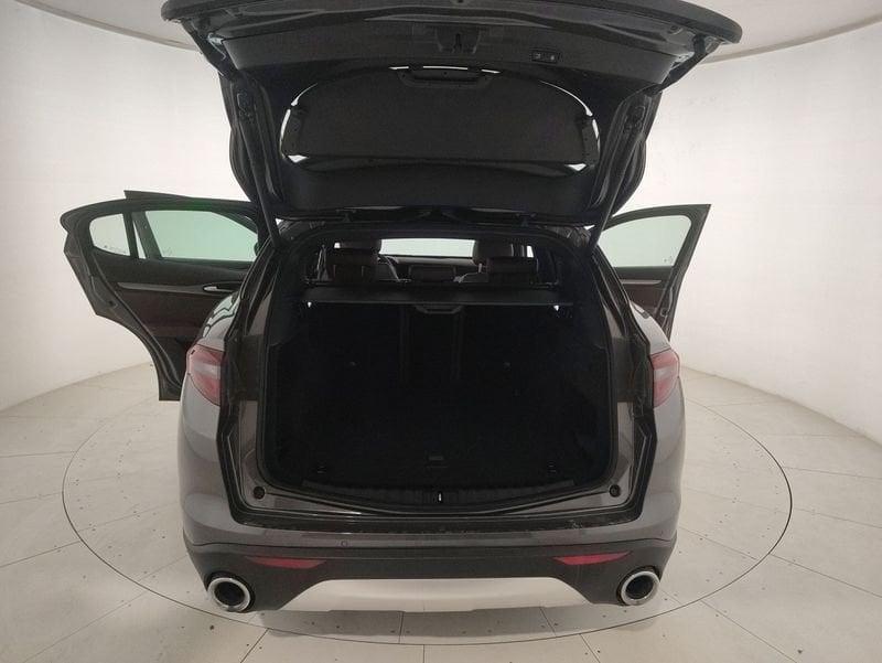 Alfa Romeo Stelvio 2.2 t Executive Q4 210cv auto my19