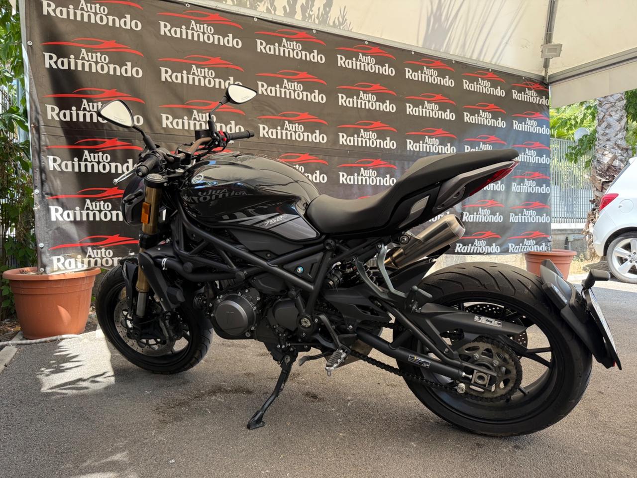Benelli 752 S