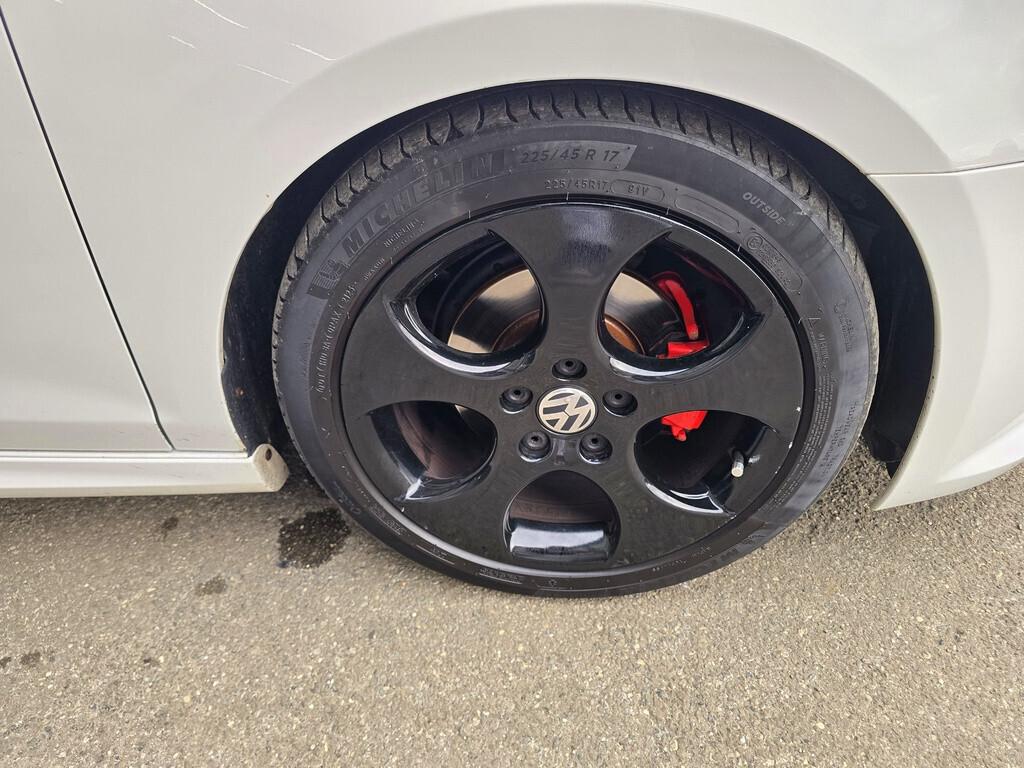 Volkswagen Golf 1.6 TDI 105CV COMFORTLINE