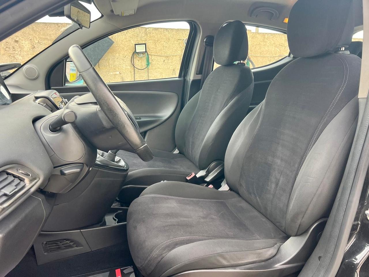 Lancia Ypsilon 1.2 5 porte