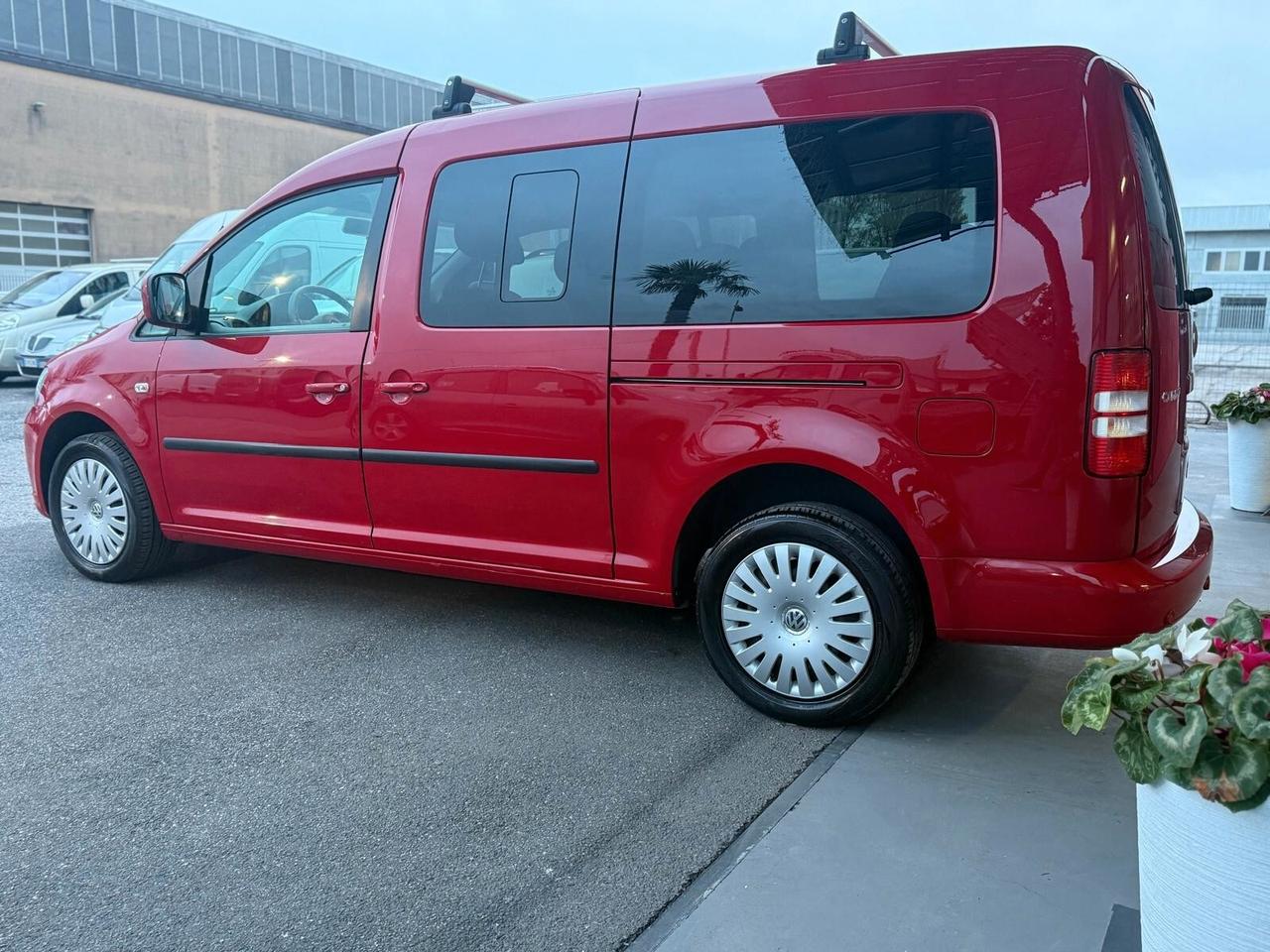 Volkswagen Caddy 1.6 TDI 102 CV. Trendline Maxi 7 POSTI