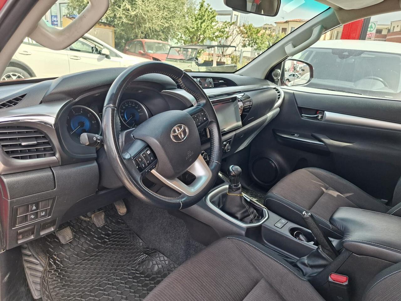 Toyota Hilux 2.4 4WD Double Cab 150cv Executive
