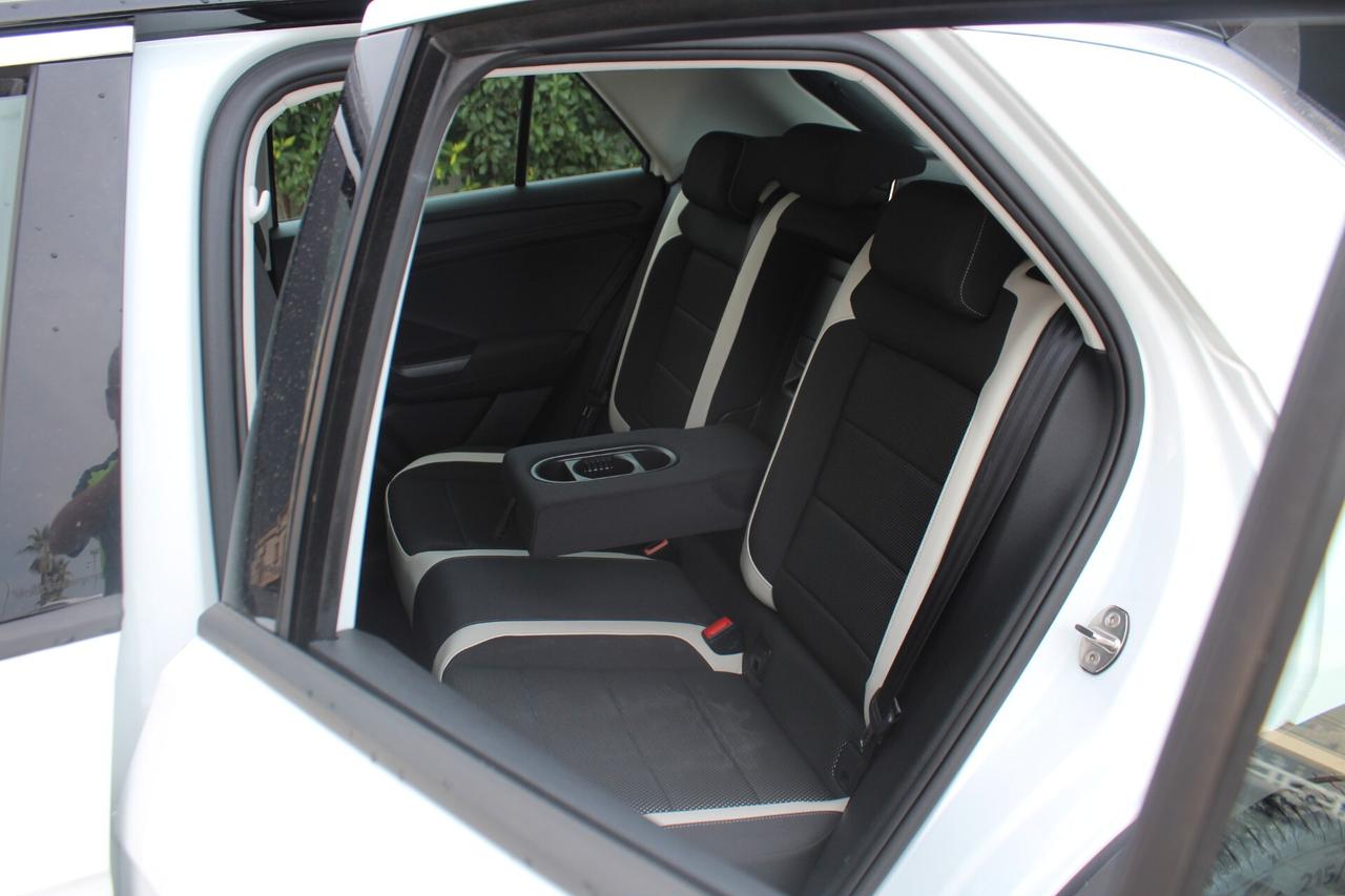 Volkswagen T-Roc 1.6 TDI SCR Business BlueMotion Technology