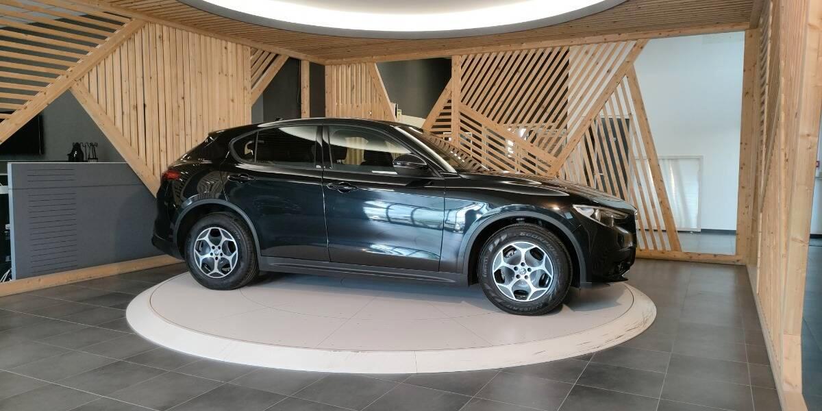 Alfa Romeo Stelvio 2.2 t Business rwd 160cv auto