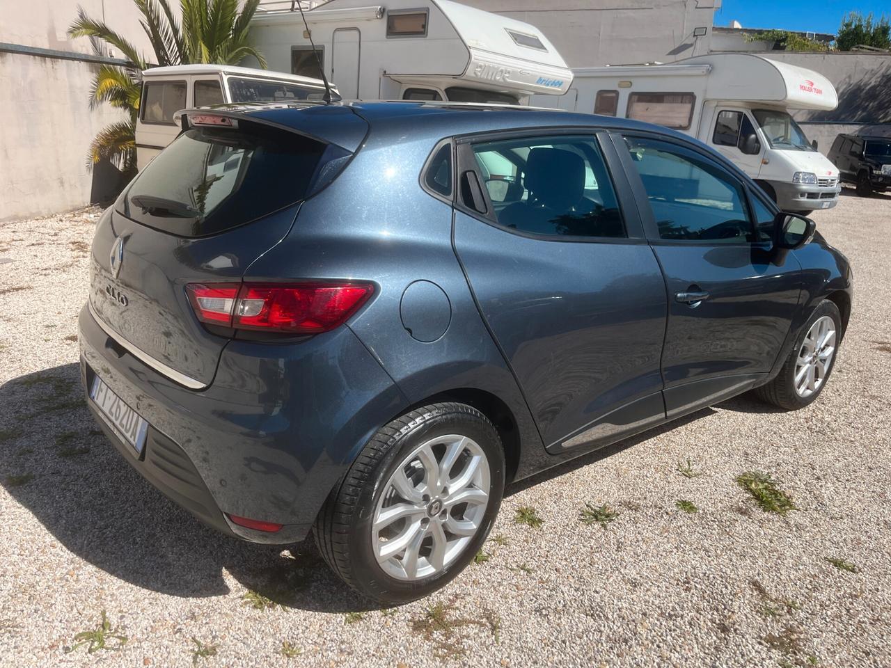 Renault Clio TCe 12V 90 CV GPL 5 porte Moschino Intens