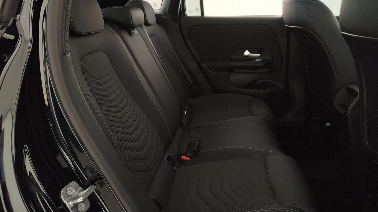 Mercedes-Benz GLA 180 d Advanced auto