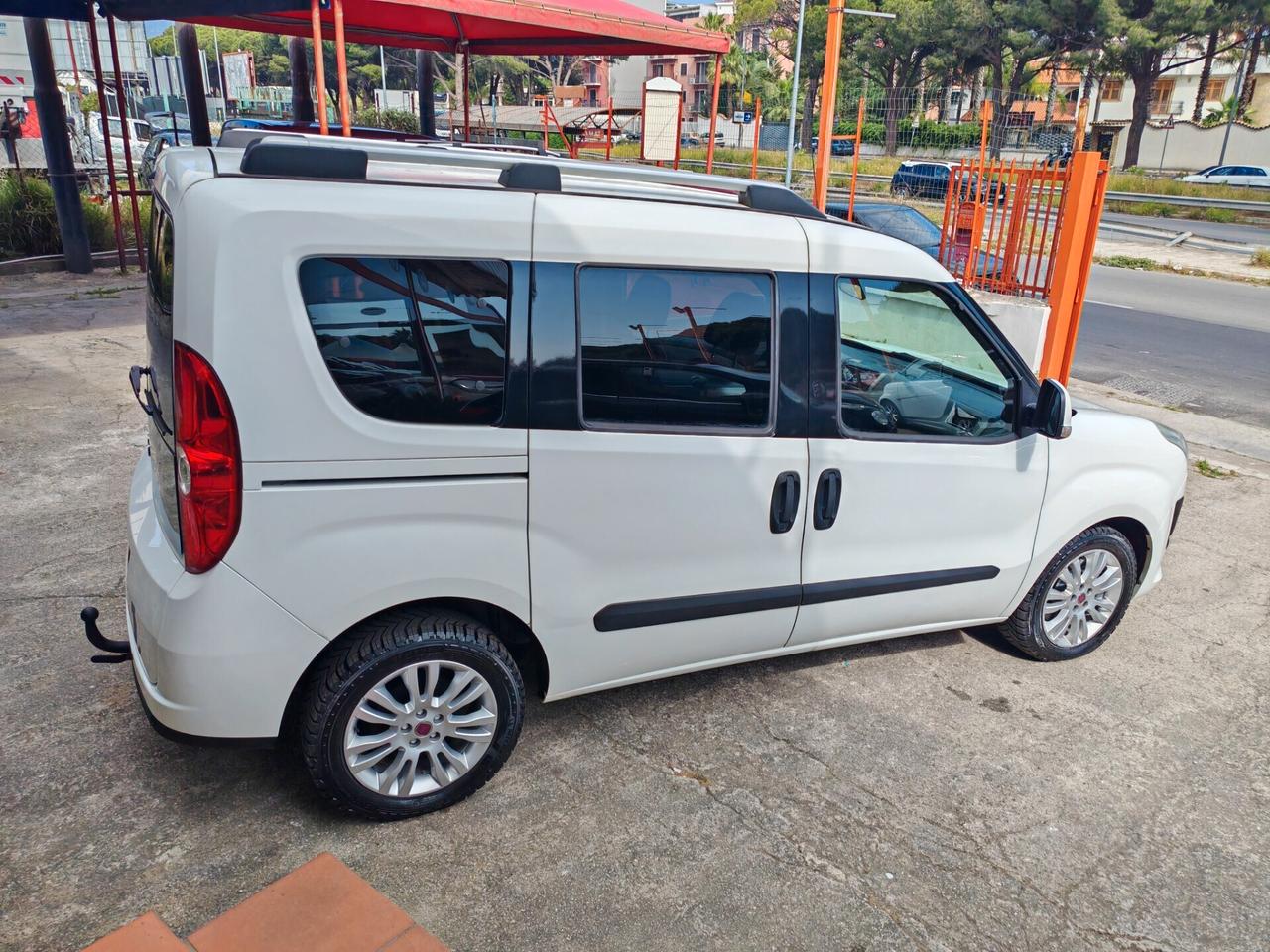 Fiat Doblo 1,6 diesel 02/2010 CV105 POSTI SETTE
