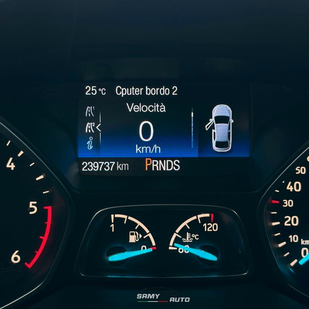 Ford Kuga 1.5 TDCI 120 CV S&S 2WD ST-Line Business