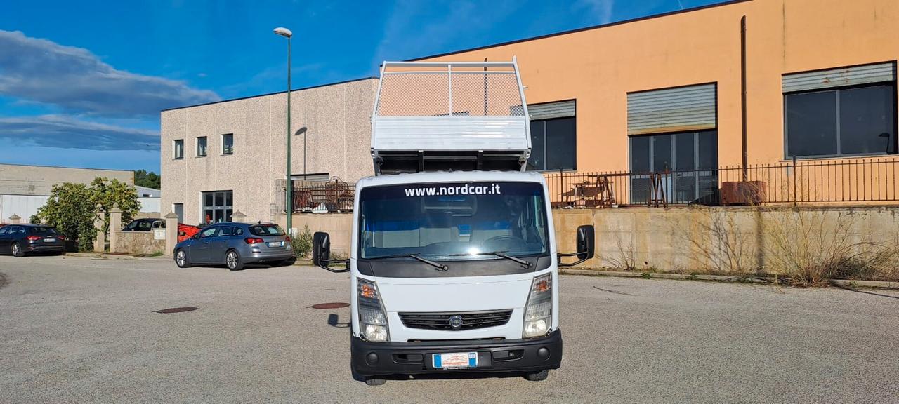 Nissan Cabstar Ribaltabile Trilaterale