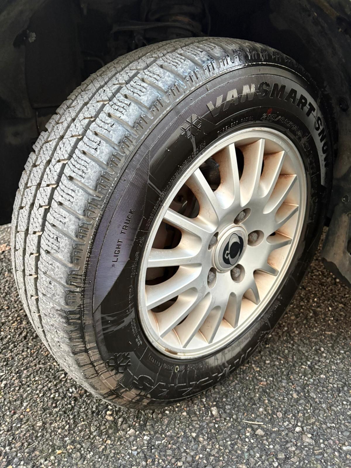 Ssangyong Rodius 2.7 XDi 4WD AUTOMATICA 7 POSTI