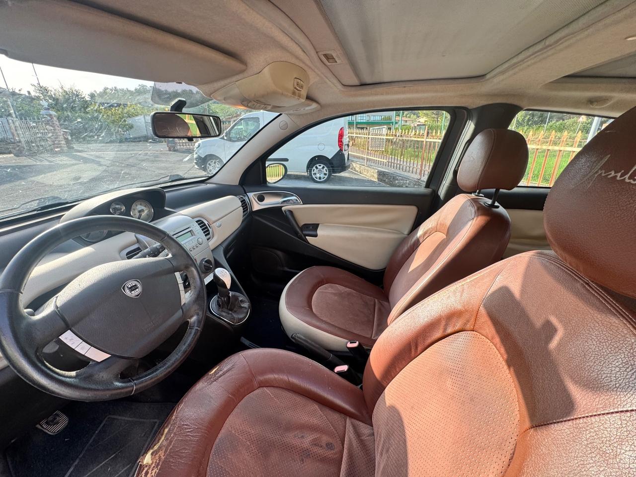 Lancia Ypsilon 1.3 MJT 90 CV Platino