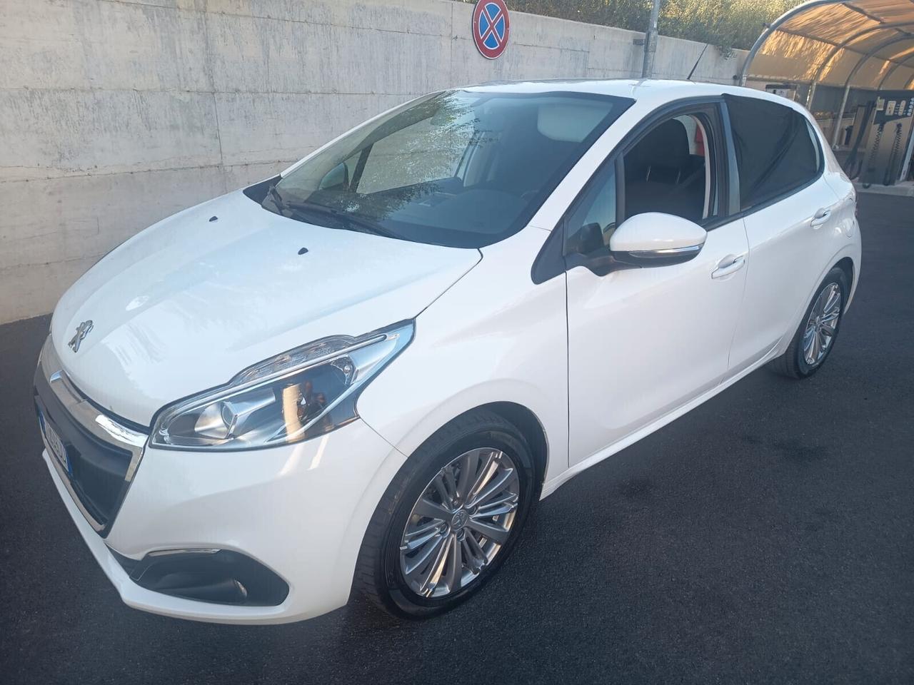Peugeot 208 PureTech 82 5 porte Allure
