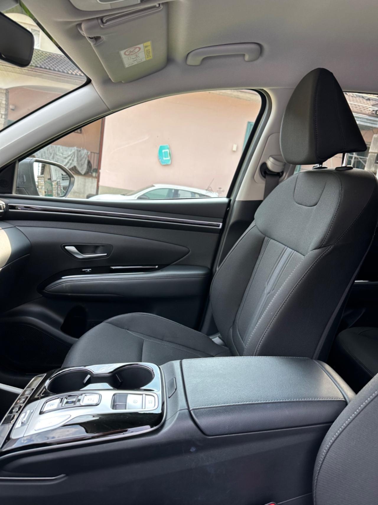 Hyundai TUCSON 1.6 HEV 4WD EXELLENCE KMCERT UNICOPR GARANZ