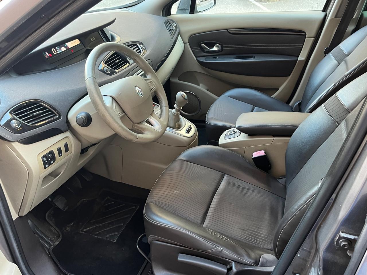 Renault Scénic X-mod 1.9 dCi 130CV