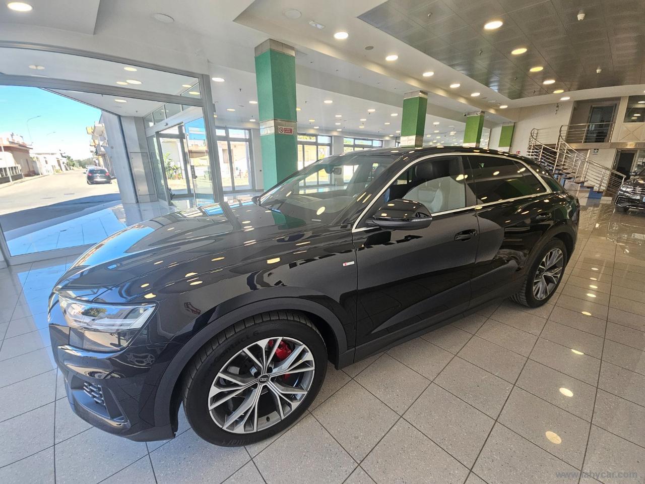 AUDI Q8 45 TDI quattro tiptronic S-LINE