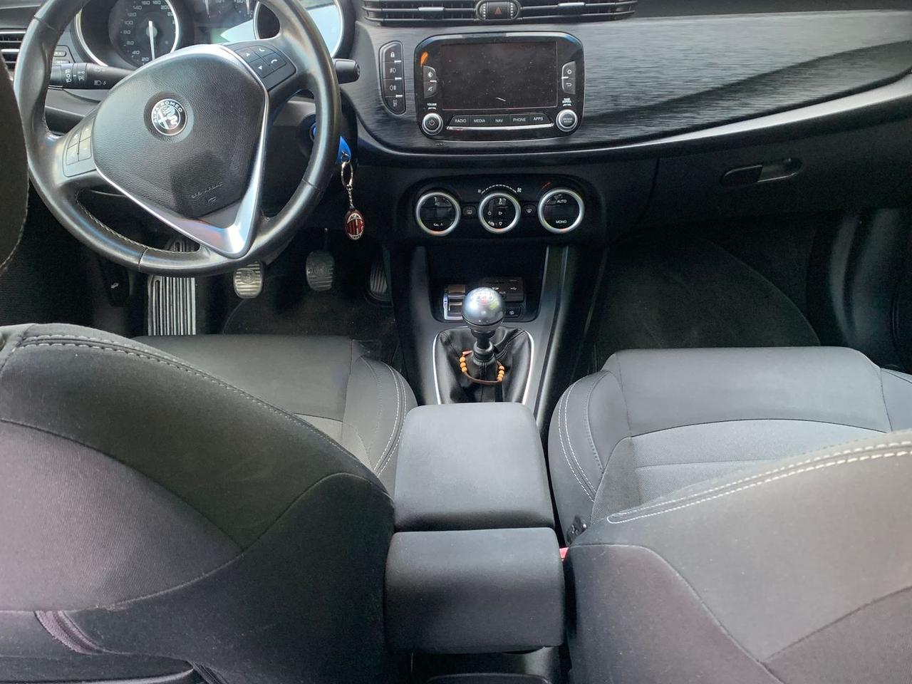 Alfa Romeo Giulietta 1.6 JTDM 16V Super #5822