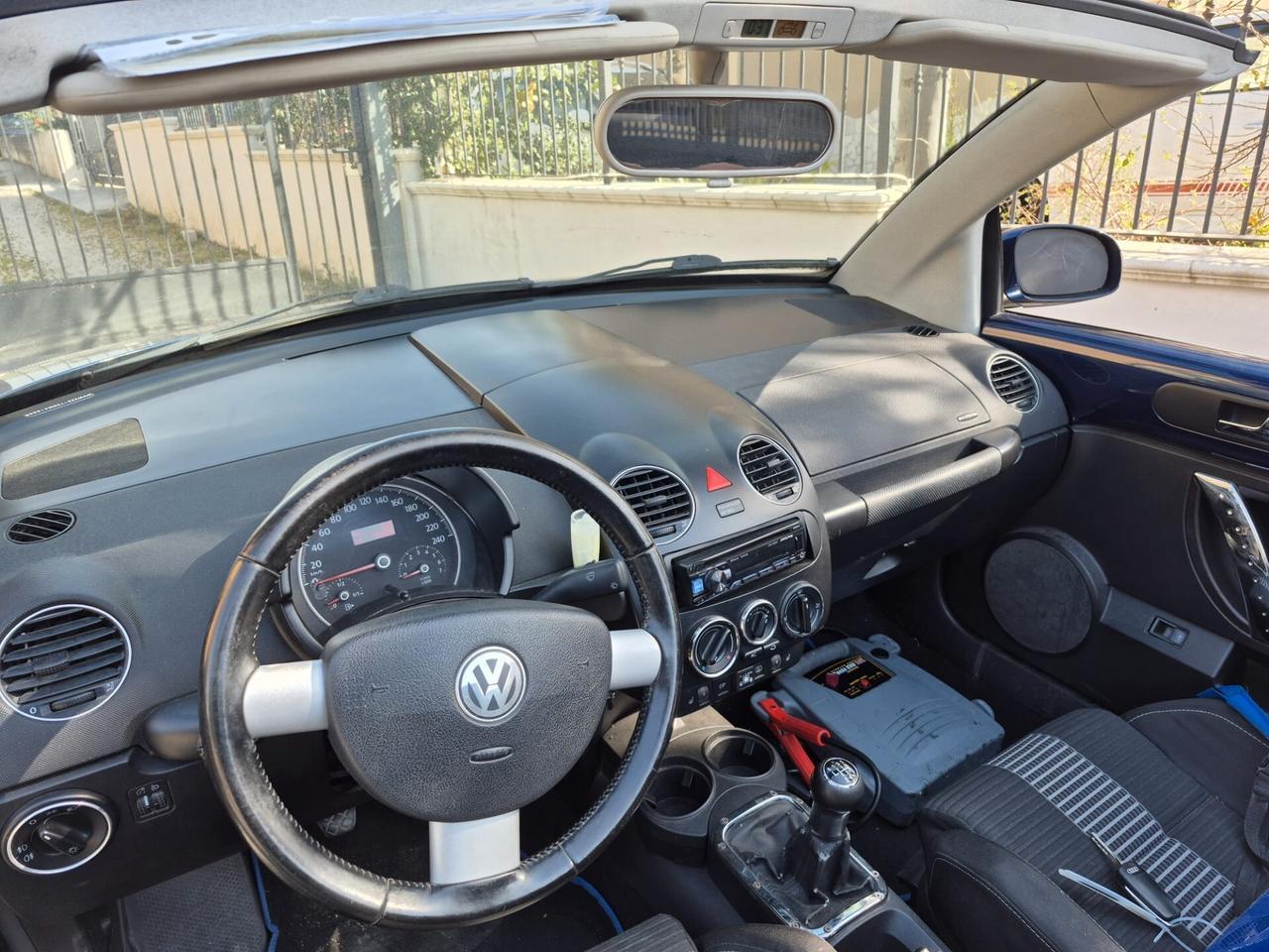 Volkswagen New Beetle 1.6 Cabrio