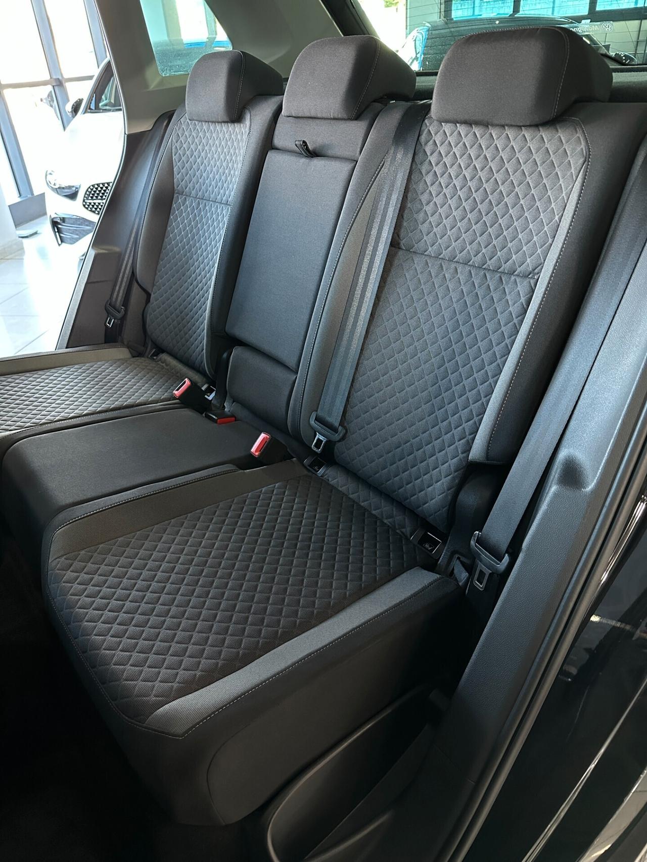 Volkswagen Tiguan 2.0d 150cv DSG CarPlay PaddleF1 ADAS Finanziabile