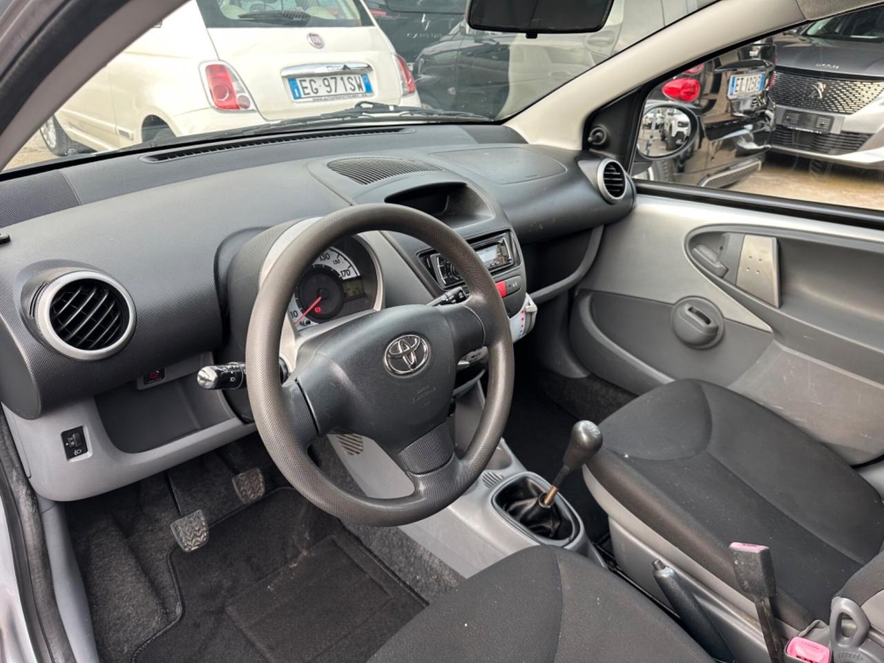 Toyota Aygo 1.0 12V VVT-i 5 porte Sol