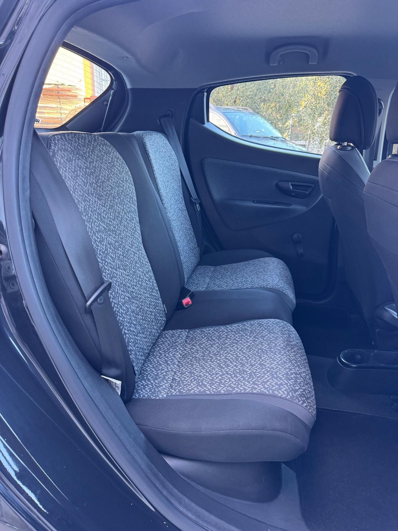Ypsilon 1.0 FireFly 5 porte S&S Hybrid Silver