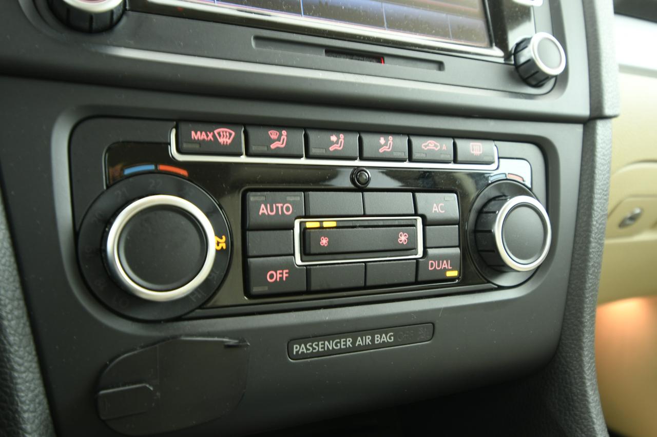 VOLKSWAGEN Golf 5p 2.0 tdi Highline 140cv dsg X COMMERCIANTI+BLUETOOTH