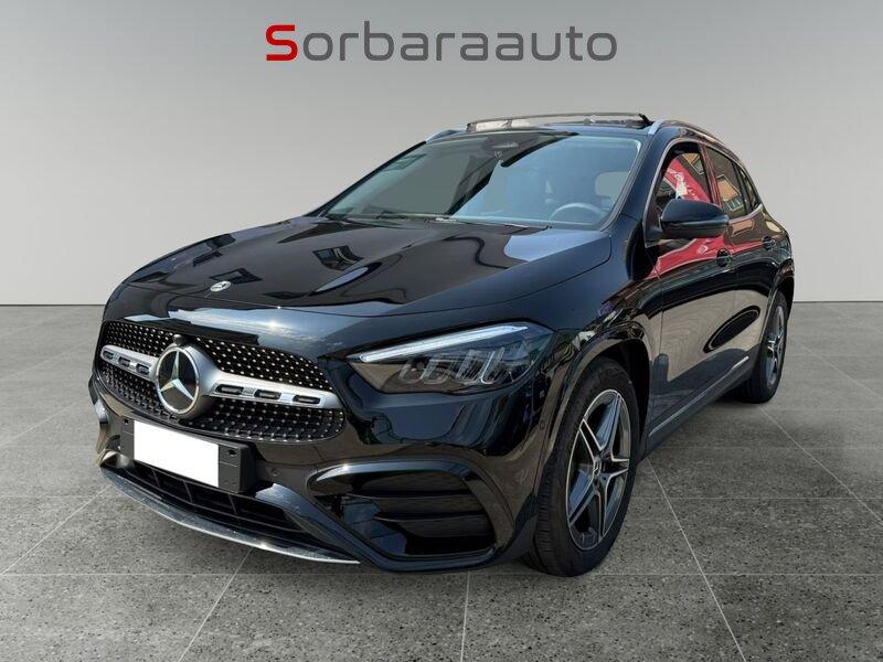 Mercedes-Benz GLA 200 d Automatic AMG Line Premium con Tetto Panoramico.