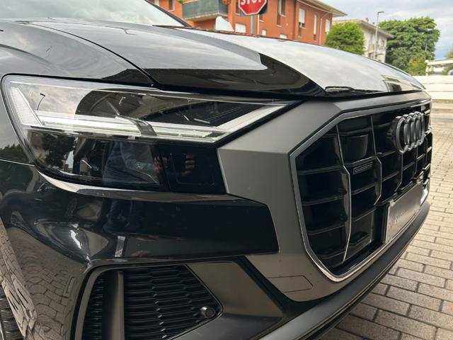 AUDI Q8 50 TDI 286 CV 3x S LINE PANORAMA CERCHI 21"