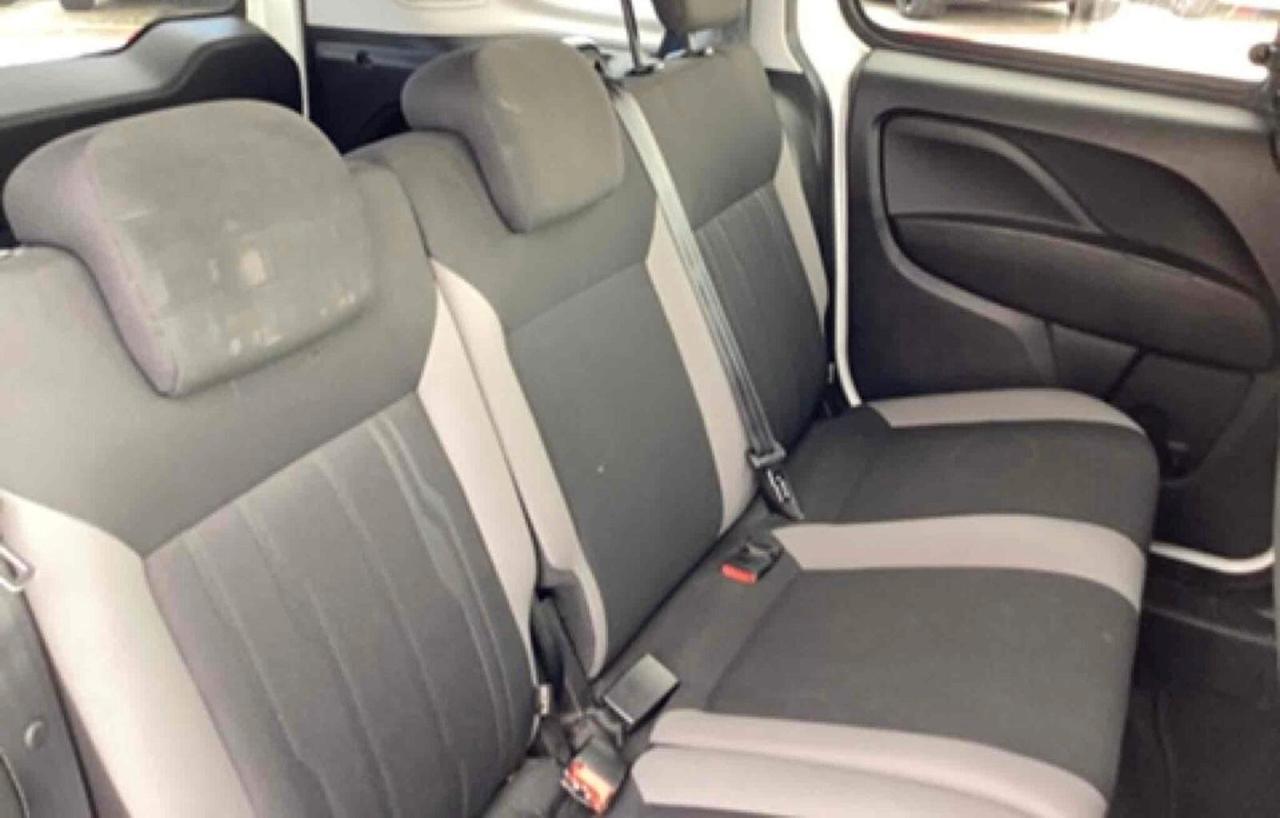 FIAT DOBLO' 1.6mjt AUTOCARRO 5 POSTI