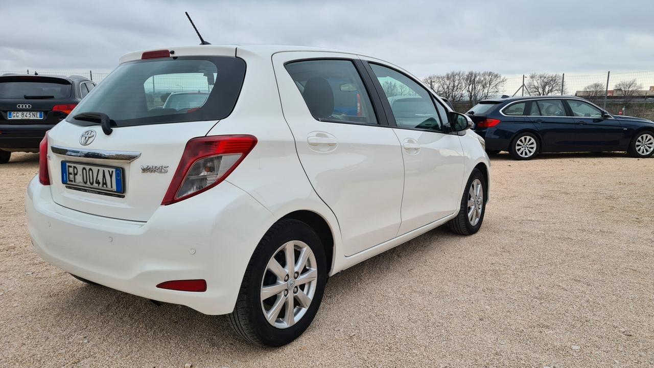 Toyota Yaris 1.4 D4d diesel 90 cv OK NEOPATENTATI PERFETTISSIMA