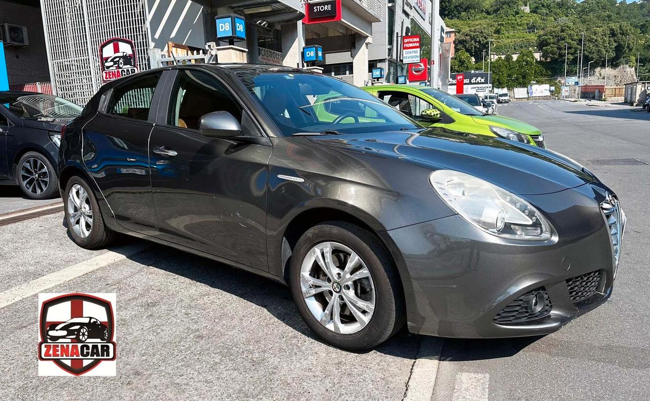 Alfa Romeo Giulietta 2.0 JTDm-2 140 CV Progression interni in pelle