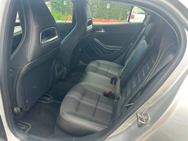 MERCEDES-BENZ GLA 200 d Automatic Sport