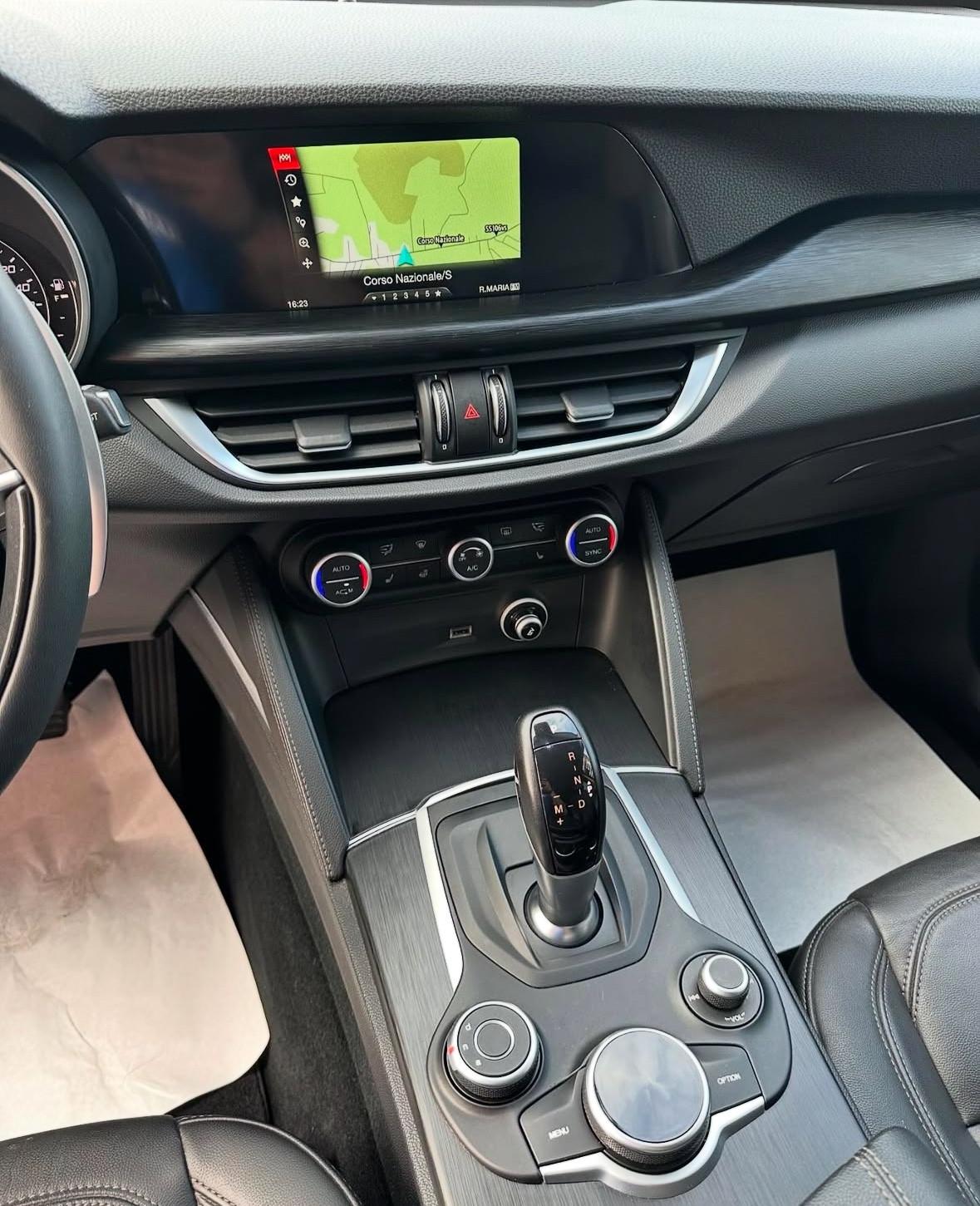 Alfa Romeo Stelvio 2.2 Turbodiesel 180 CV AT8 RWD Executive