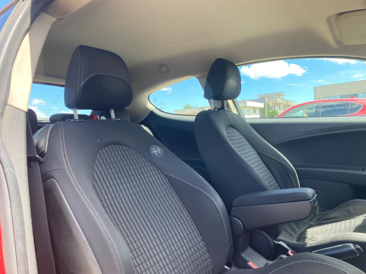 Alfa Romeo MiTo 1.4 T 155 CV Distinctive Sport Pack
