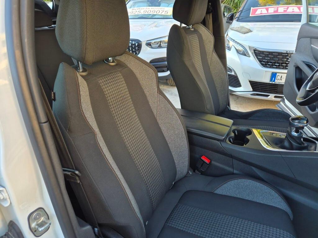 Peugeot NEW 3008 BlueHDi 130CV MANUALE
