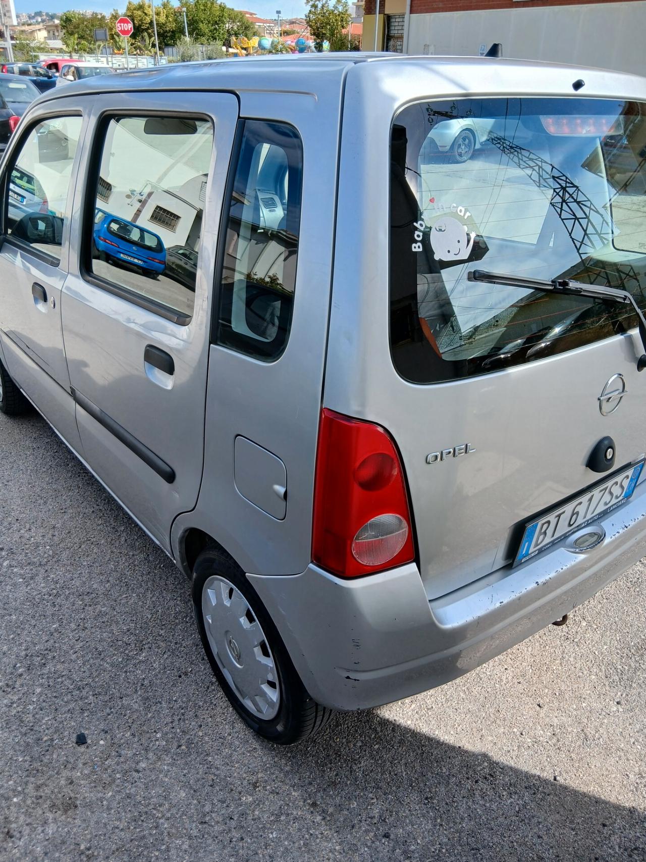 Opel Agila 1.0 12V