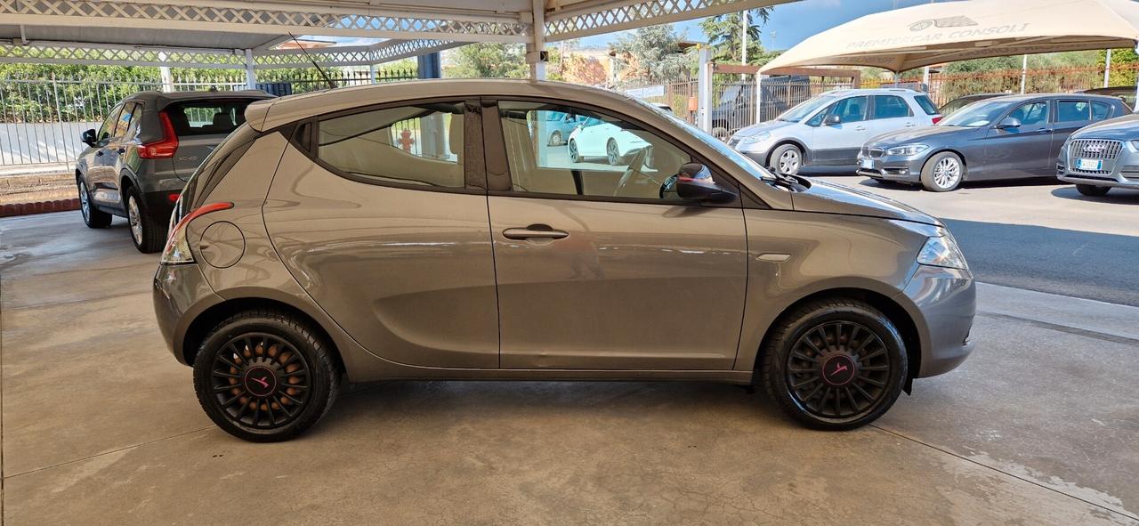 Lancia Ypsilon 1.2 69cv 5 porte GPL Elefantino Rosso