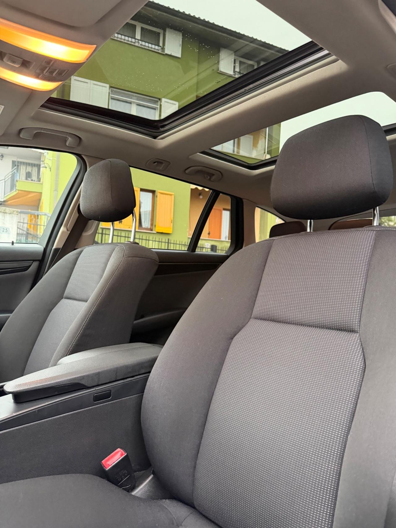 Mercedes-benz C 220 CDI BlueEFFICIENCY Avantgarde