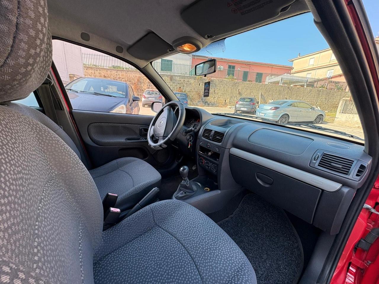Renault Clio Storia 1.2 16V 5 porte Dynamique